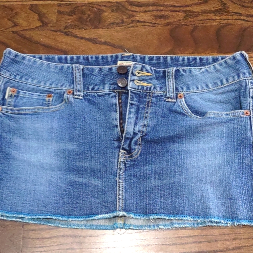 Good Condition Hollister Jean Skirt size 7 <Smoke and Pet Free Home>.